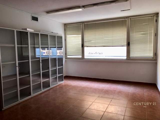 Tirane, jepet me qera zyre Kati 4, 80 m² 650 Euro (Rr Nikolla Tupe Tirana, Albania)