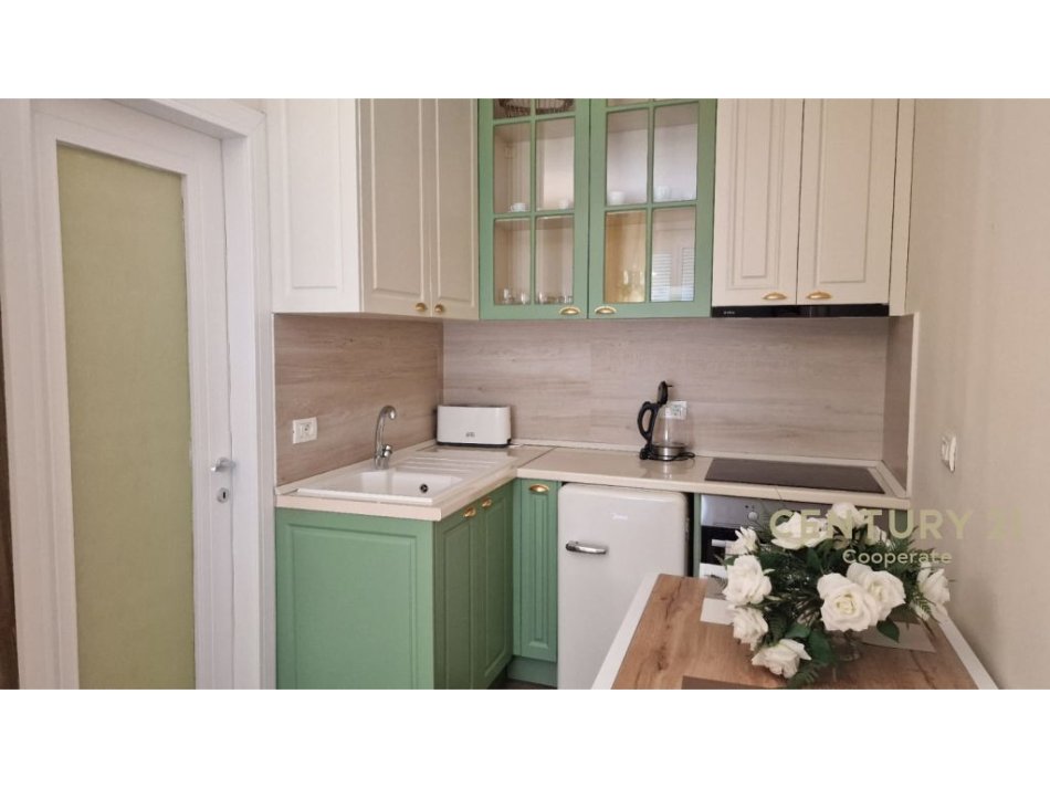 Tirane, shes 4+1 Kati 2, 190 m² 480.000 € 