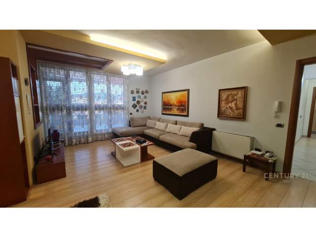 Tirane, ofert apartament Kati 10, 189 m² 350.000 Euro (Prane ArTurbina Tirana, Albania)