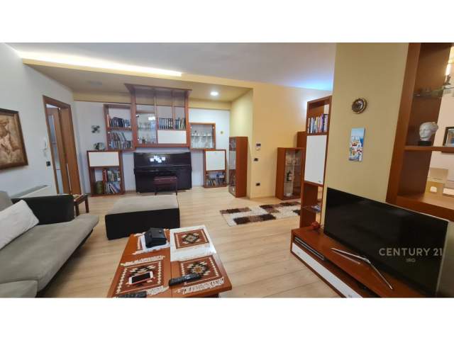 Tirane, ofert apartament Kati 10, 189 m² 350.000 Euro (Prane ArTurbina Tirana, Albania)