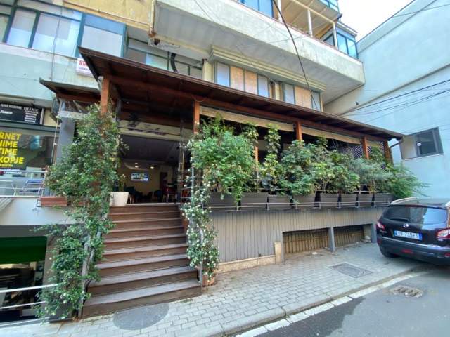 Tirane, jepet me qera ambjent biznesi Kati 0, 183 m² 2.500 Euro (21 Dhjetori Tirana, Albania)