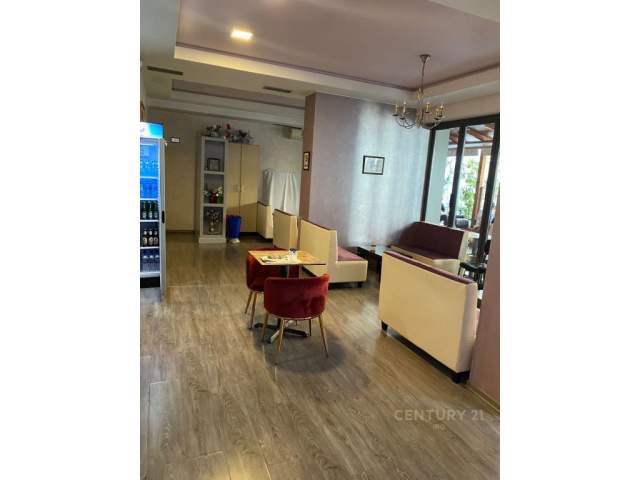 Tirane, jepet me qera ambjent biznesi Kati 0, 183 m² 2.500 Euro (21 Dhjetori Tirana, Albania)