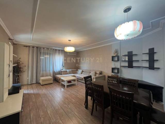 Tirane, ofert apartament Kati 9, 152 m² 280.000 Euro (Rr. e Barrikadave Tirana, Albania)