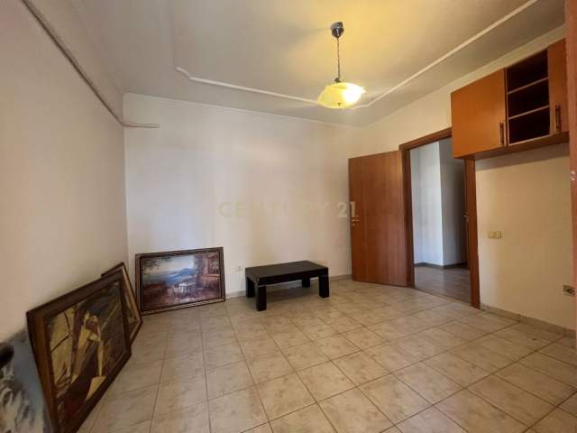 Tirane, ofert apartament Kati 9, 152 m² 280.000 Euro (Rr. e Barrikadave Tirana, Albania)
