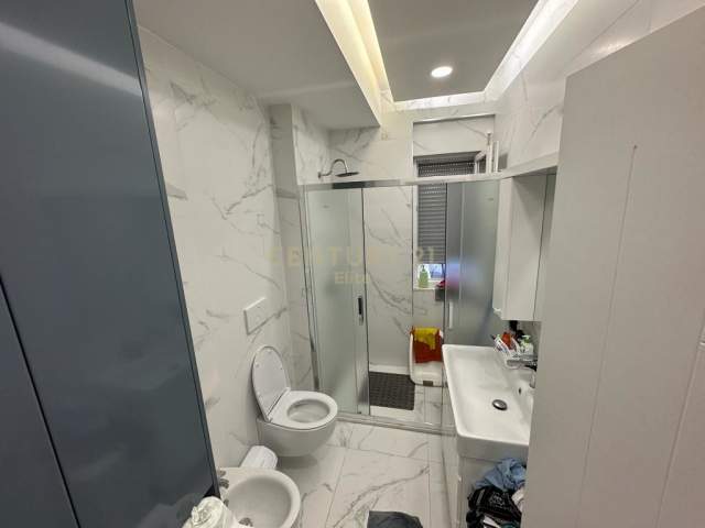 Tirane, shitet apartament Kati 7, 92 m² 165.000 Euro (Tirana, Albania)
