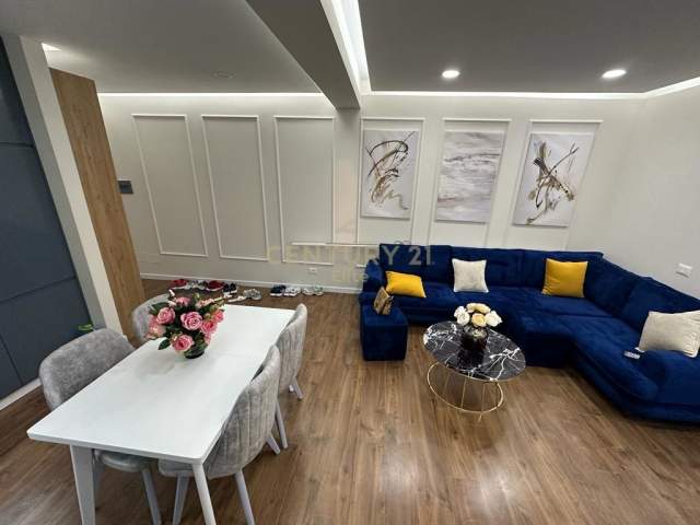 Tirane, shitet apartament Kati 7, 92 m² 165.000 Euro (Tirana, Albania)