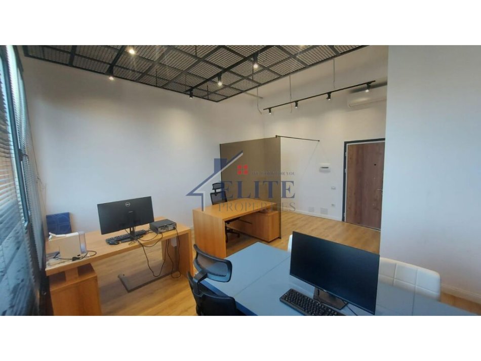 Tirane, shitet ambjent biznesi Kati 1, 42 m² 126.600 € (Kongresi Manastirit)