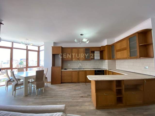Tirane, shitet apartament 2+1+BLK Kati 7, 129 m² 210.000 Euro (Rruga e Dibrës)