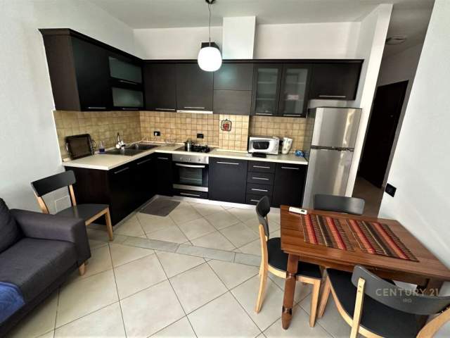 Tirane, jepet me qera apartament Kati 7, 56 m² 500 Euro (Tirana, Albania)