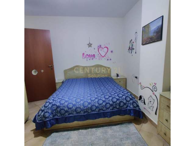 Tirane, shes apartament 75.000 Euro (amerikan 2)