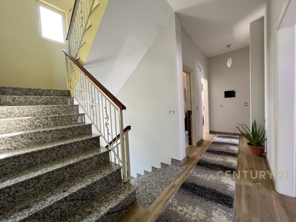 Tirane, jepet me qera Vile 3 Katshe Kati 0, 520 m² 4.500 € (PRANE &quot;AKACIA HILL&quot; TEG)