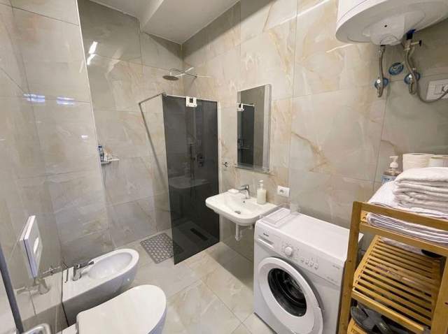 Tirane, jepet me qera apartament 1+1 Kati 3, 52 m² 450 Euro (siri kodra)