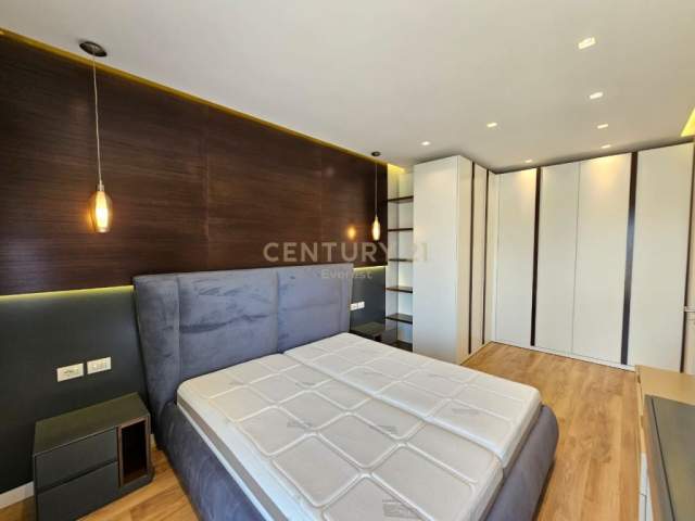 Tirane, jepet me qera apartament 2+1+BLK Kati 2, 108 m² 1.200 Euro (Kopshti Botanik)