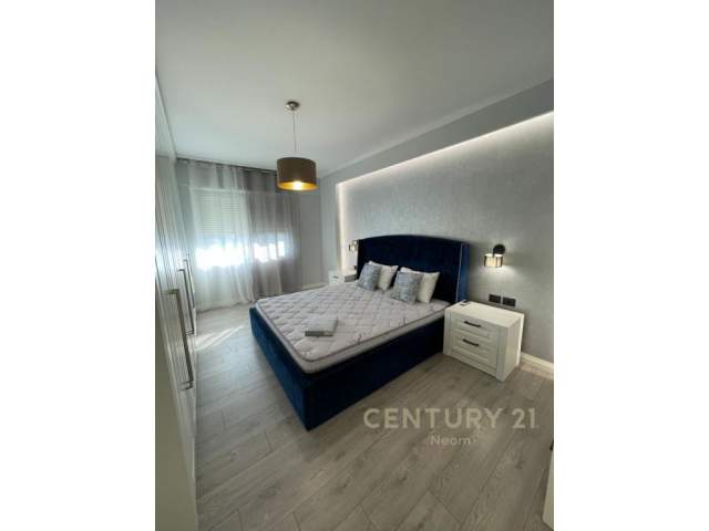 Tirane, jepet me qera apartament Kati 7, 155 m² 900 Euro (Tirana, Albania)