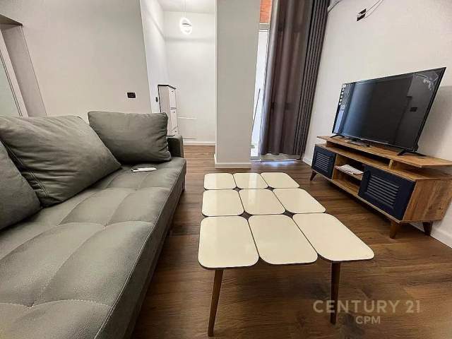 Tirane, jepet me qera apartament 1+1+BLK Kati 7, 65 m² 500 Euro (Kompleksi Delijorgji)