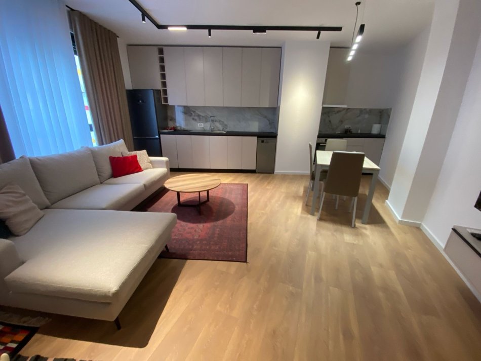 Tirane, jepet me qera apartament 1+1 Kati 5, 60 m² 600 € (Bilal sina)