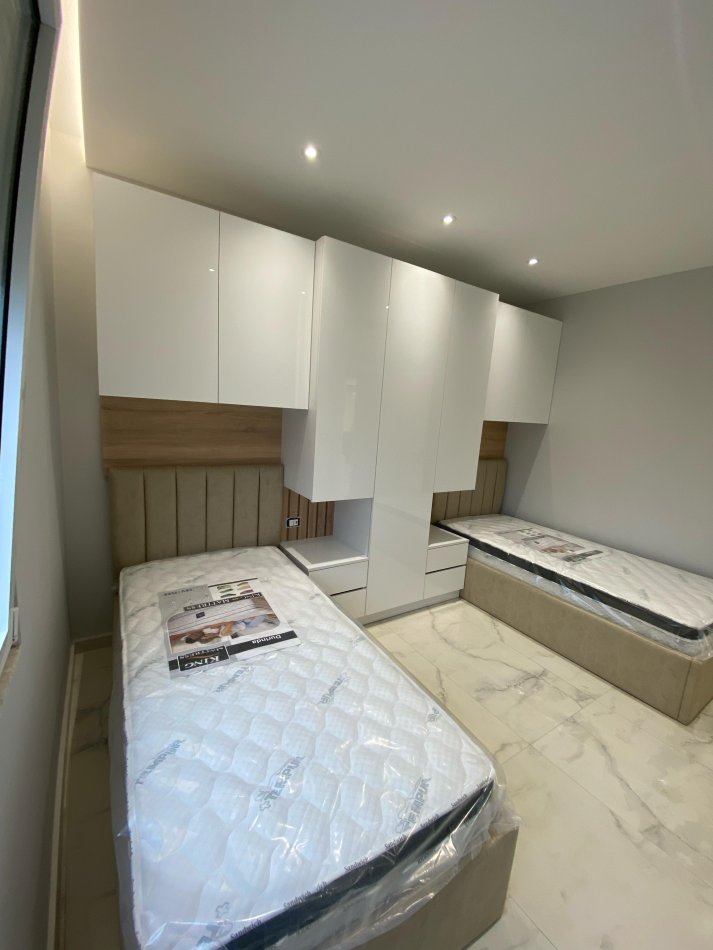 Tirane, jepet me qera apartament 2+1 Kati 3, 95 m² 700 € (ish fusha e aviacionit)