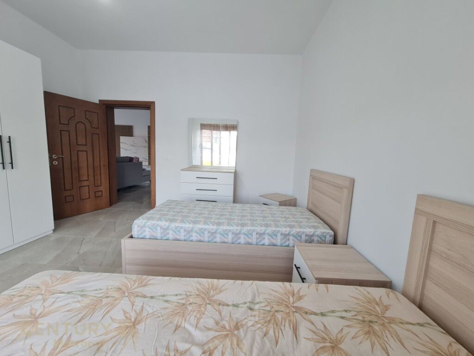 Tirane, jepet me qera 2+1+Ballkon Kati 3, 115 m² 550 € (Ofrohet për qira kati i tretë i një vile katërkateshe në zonën e Astirit)