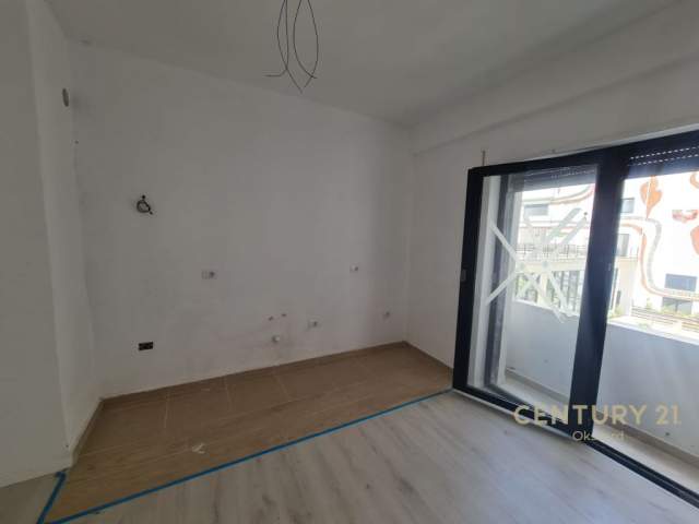 Tirane, shitet apartament Kati 3, 91 m² 140.000 Euro (Tirana, Albania)