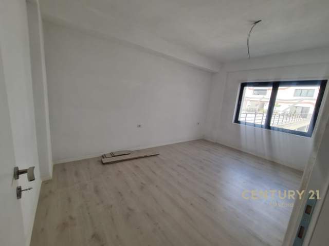 Tirane, shitet apartament Kati 3, 91 m² 140.000 Euro (Tirana, Albania)