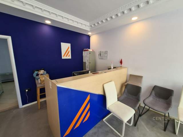 Tirane, jepet me qera ambjent biznesi Kati 0, 195 m² 1.300 Euro (Sauk i Ri Tirana, Albania)