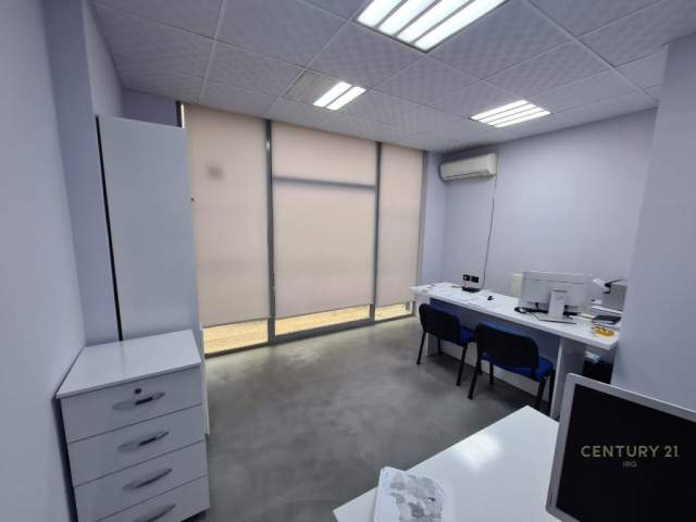 Tirane, jepet me qera ambjent biznesi Kati 0, 195 m² 1.300 Euro (Sauk i Ri Tirana, Albania)