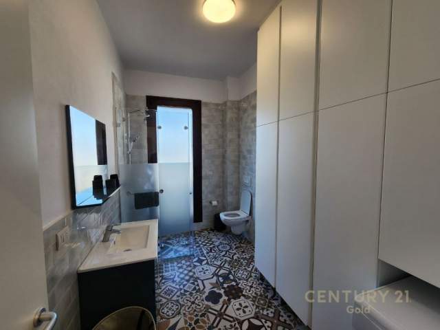 Tirane, jepet me qera apartament Kati 9, 145 m² 1.500 Euro (Tirana, Albania)