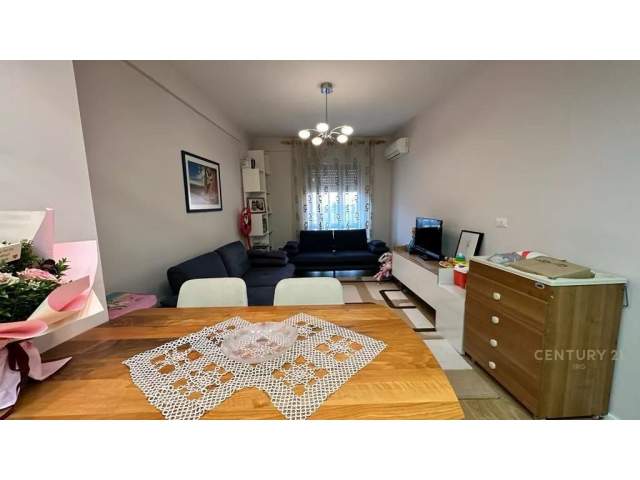 Tirane, jepet me qera apartament Kati 3, 58 m² 500 Euro (Selvia Tirana, Albania)