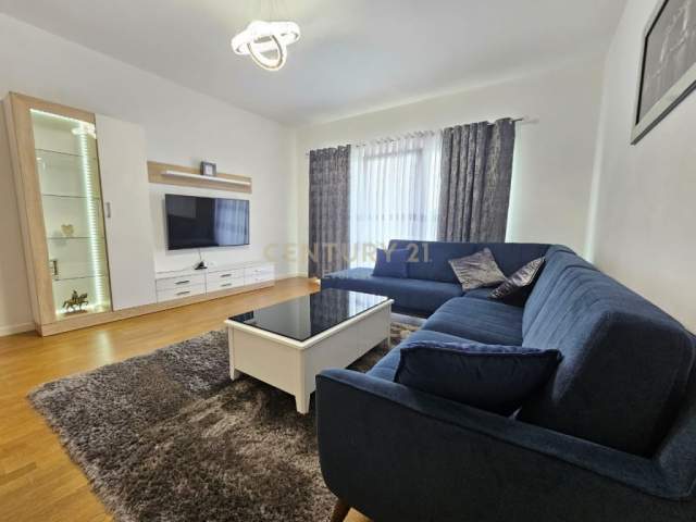 Tirane, jepet me qera apartament 2+1 Kati 5, 118 m² 900 Euro (Kopshti Botanik)