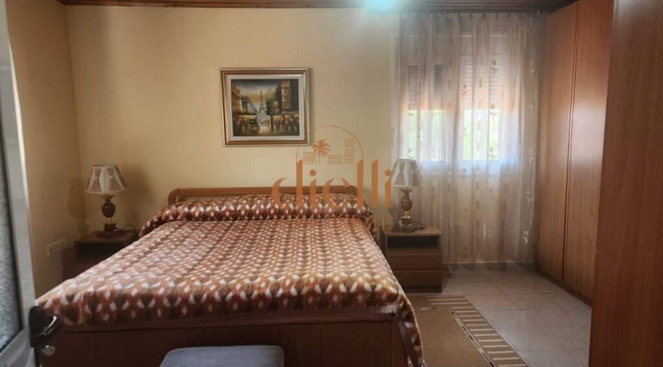 Tirane, jepet me qera apartament 2+1 , 100 m² 500 € (Qytet Studenti)