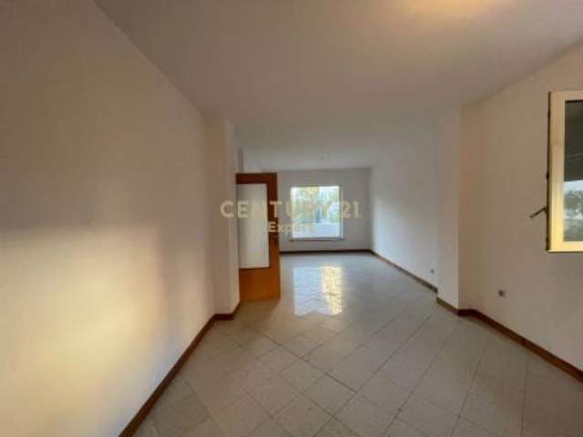 Tirane, shitet apartament 2+1+BLK Kati 3, 105 m² 130.000 Euro (Taulantia)