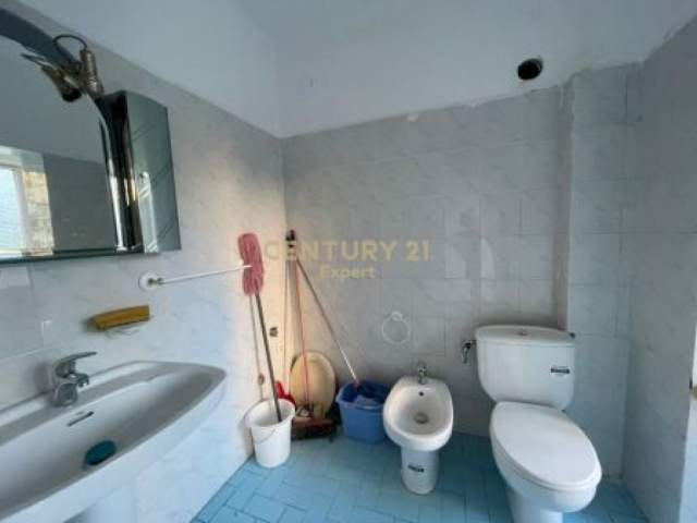 Tirane, shitet apartament 2+1+BLK Kati 3, 105 m² 130.000 Euro (Taulantia)