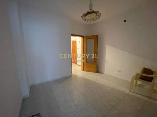 Tirane, shitet apartament 2+1+BLK Kati 3, 105 m² 130.000 Euro (Taulantia)