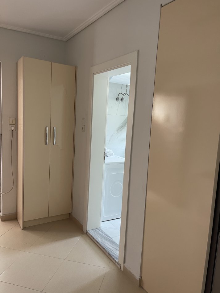 Shqiperi, jepet me qera apartament 1+1+Ballkon Kati 4, 60 m² 400 € (Sheshi Shtraus)