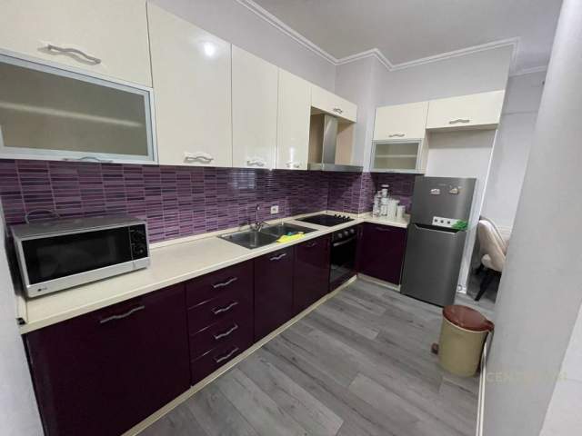Tirane, jepet me qera apartament 2+1+BLK Kati 5, 116 m² 750 Euro (rruga  e Barrikadave)