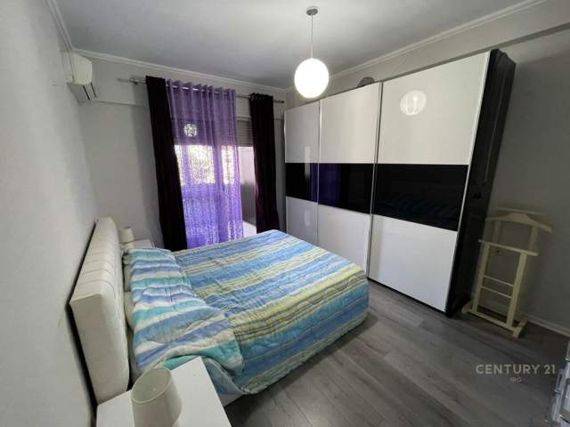 Tirane, jepet me qera apartament 2+1+BLK Kati 5, 116 m² 750 Euro (rruga  e Barrikadave)