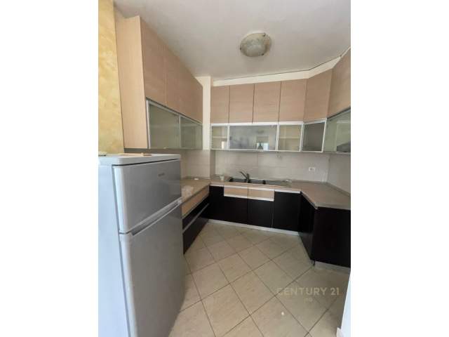 Tirane, shitet apartament Kati 4, 160 m² 175.000 Euro (Liqeni i Thate Tirana, Albania)
