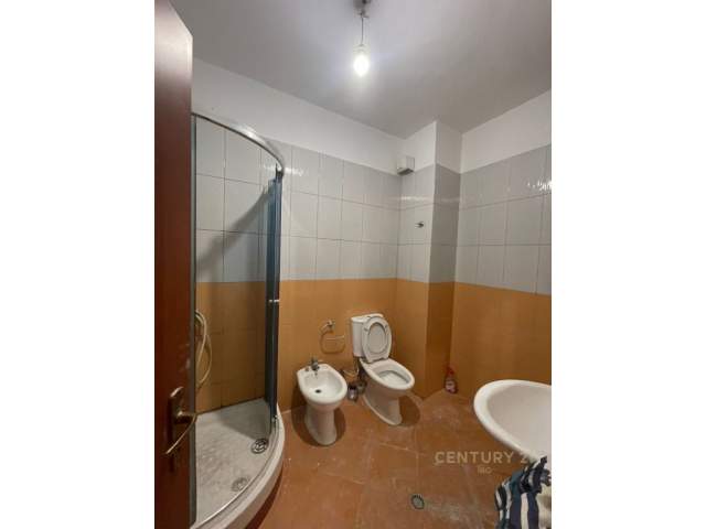 Tirane, shitet apartament Kati 4, 160 m² 175.000 Euro (Liqeni i Thate Tirana, Albania)