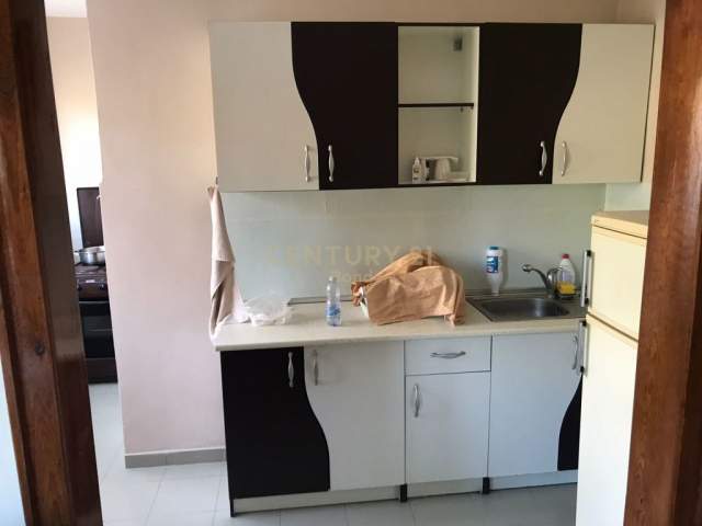 Tirane, jepet me qera apartament Kati 3, 54 m² 350 Euro (Shkolla 1 Maji Tirana, Albania)