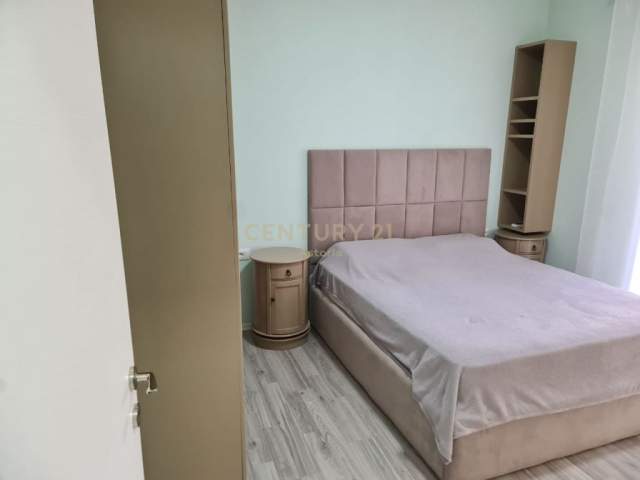 Tirane, jepet me qera apartament Kati 8, 86 m² 600 Euro (Rr. Dibres, Tirana, Albania)