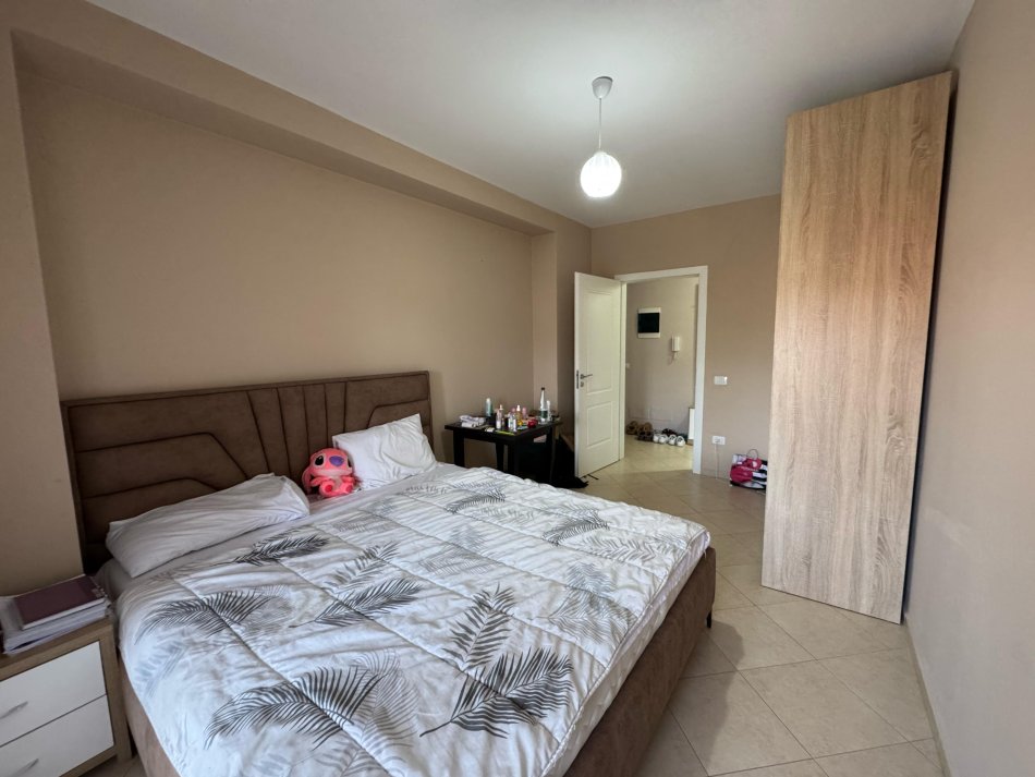 Tirane, jepet me qera apartament 2+1 Kati 2, 90 m² 550 € (5 maji)