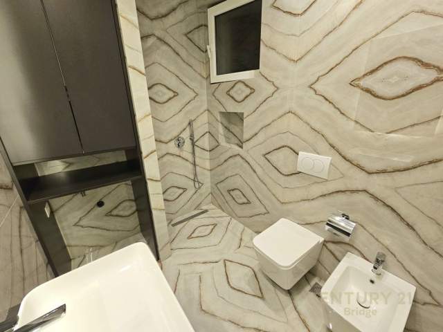 Tirane, jepet me qera apartament Kati 4, 102 m² 820 Euro (Liqeni i Thate, Kompleksi FZ Construction Tirana, Albania)