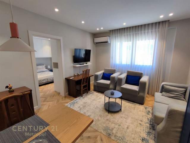 Tirane, jepet me qera apartament Kati 10, 67 m² 600 Euro (Tirana, Albania)