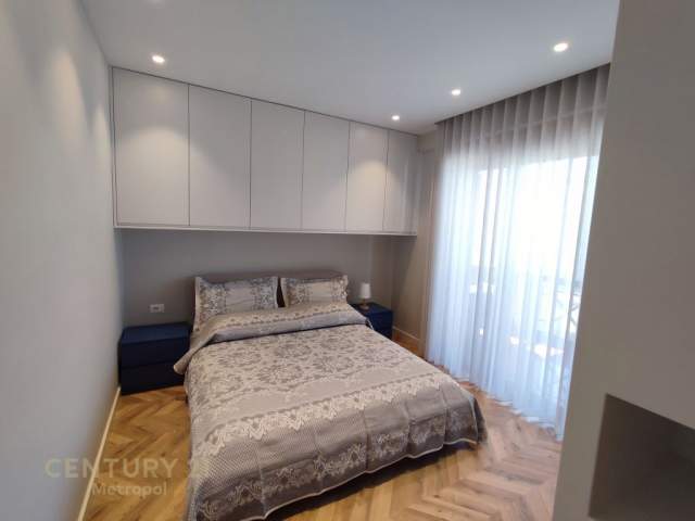 Tirane, jepet me qera apartament Kati 10, 67 m² 600 Euro (Tirana, Albania)