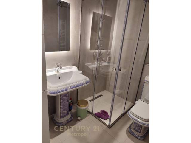 Tirane, jepet me qera apartament Kati 10, 67 m² 600 Euro (Tirana, Albania)