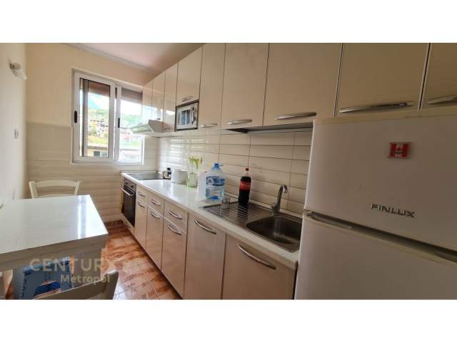 Tirane, jepet me qera apartament 1+1+BLK Kati 3, 65 m² 300 Euro (Llambi Bonata)
