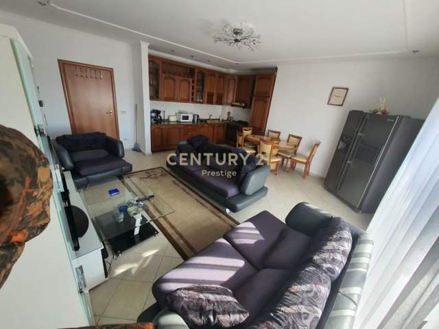 Tirane, jepet me qera apartament Kati 9, 141 m² 600 Euro (Tirana, Albania)