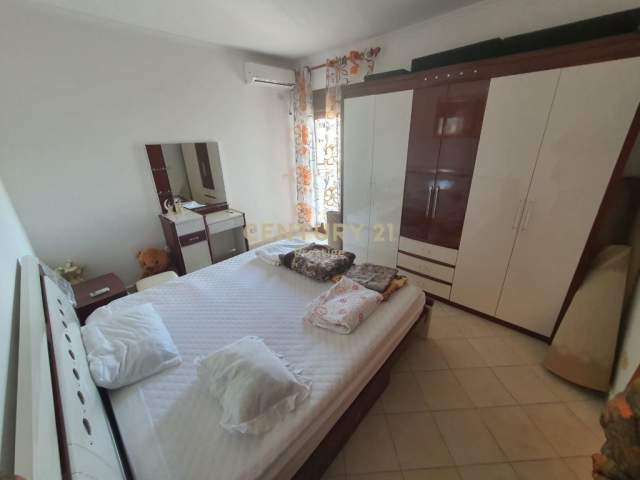 Tirane, jepet me qera apartament Kati 9, 141 m² 600 Euro (Tirana, Albania)