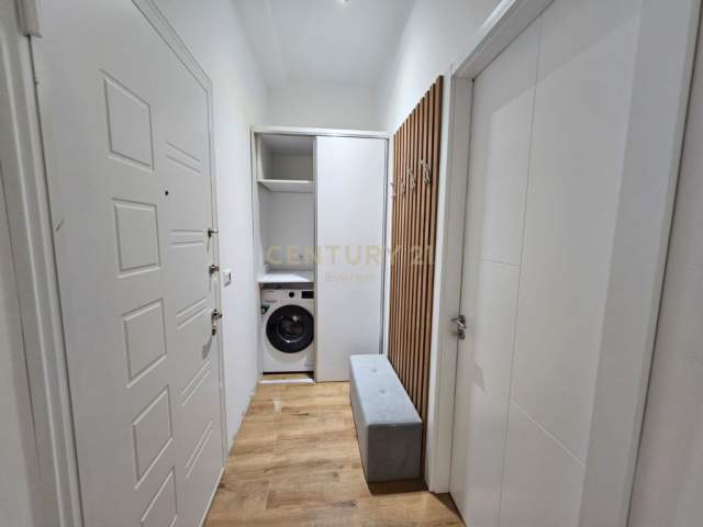 Tirane, jepet me qera apartament Kati 13, 55 m² 550 Euro (Tirana, Albania)