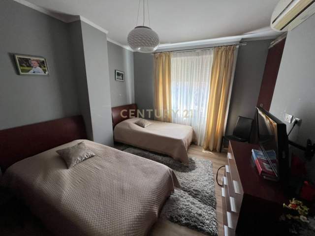 Tirane, shitet apartament 2+1+BLK Kati 3, 110 m² 145.000 Euro